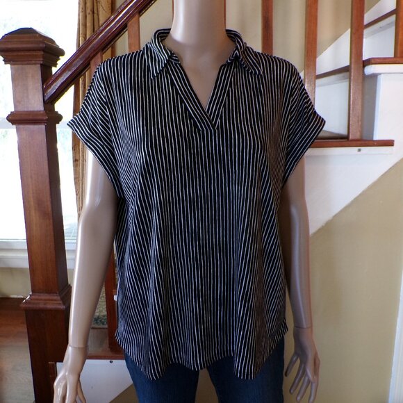 Adrianna Papell Cap Sleeve Black & White Pin Strip Blouse Size MEDIUM - Picture 1 of 5
